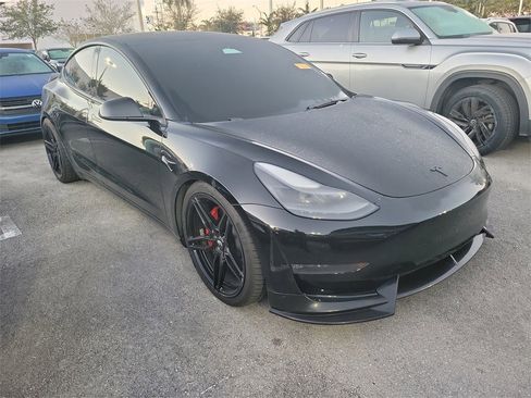 Used 2023 Tesla Model 3 Performance image 4