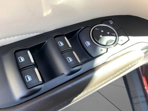 Used 2019 Lincoln MKC Premiere image 12