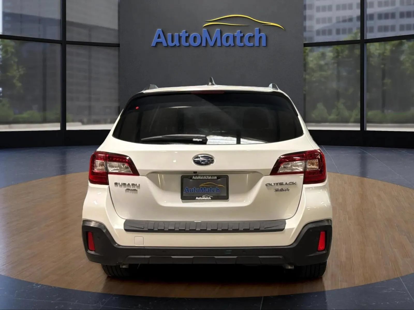 Used 2018 Subaru Outback 3.6R Touring w/ Popular Package #3 AWD/4WD image 9