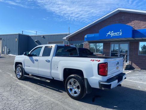 Used 2018 Chevrolet Silverado 1500 Custom w/ Custom Convenience Package image 4