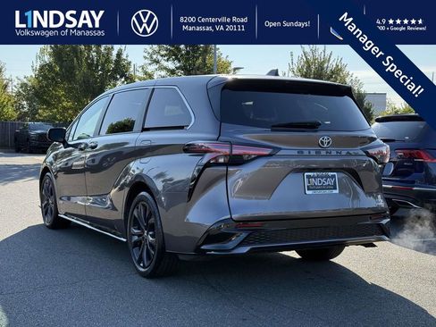 Used 2021 Toyota Sienna XSE image 4