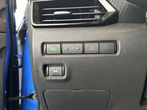 Used 2023 Nissan Sentra SV FWD image 18