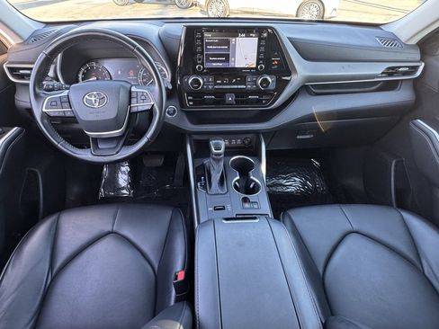Used 2022 Toyota Highlander XLE image 27