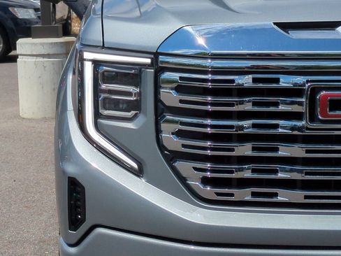 Used 2025 GMC Sierra 1500 Denali w/ Denali Carbonpro Edition AWD/4WD image 46