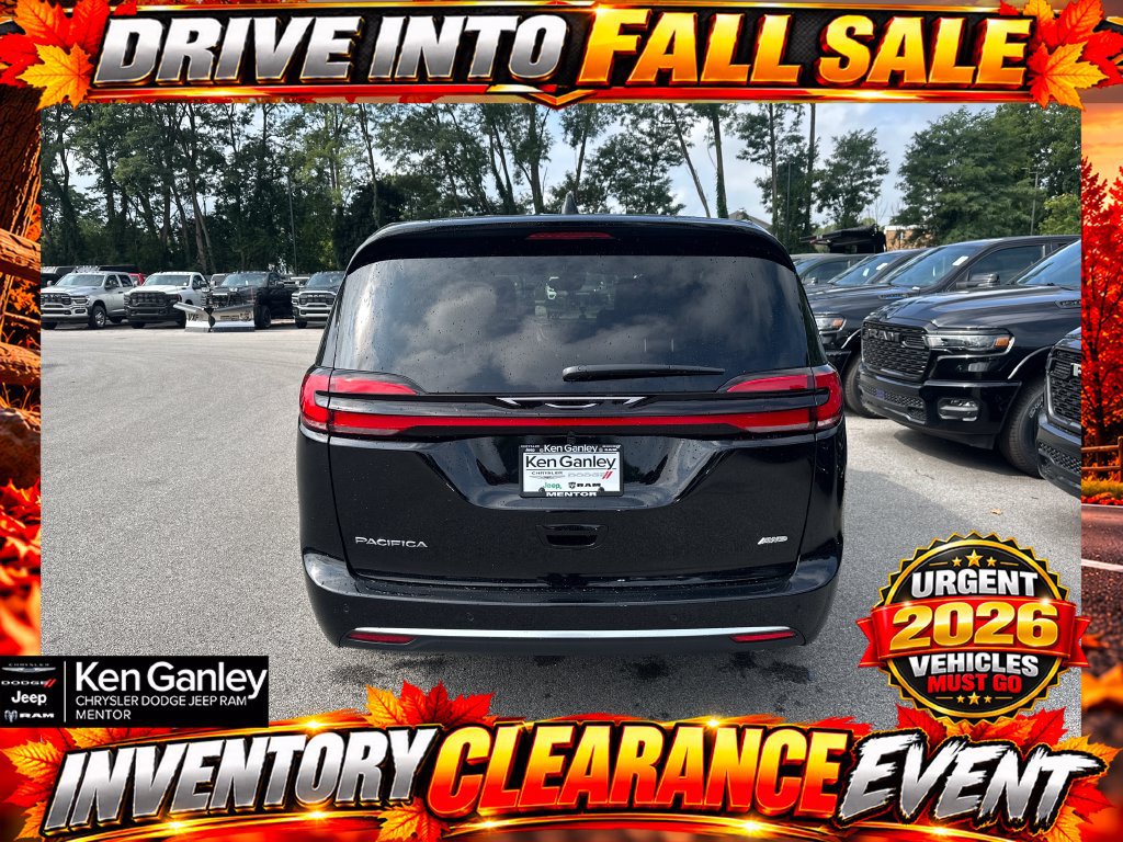New 2027 Chrysler Pacifica Select AWD/4WD image 7
