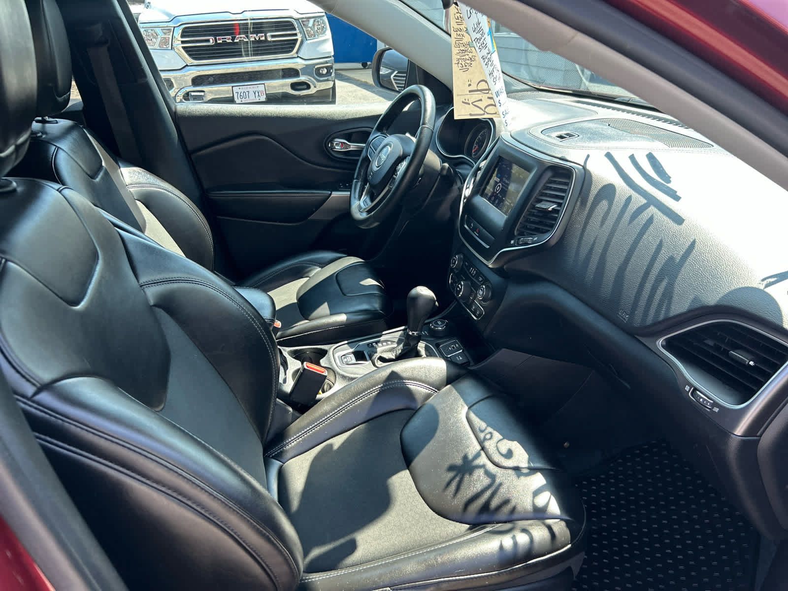 Used 2020 Jeep Cherokee Latitude Plus w/ Cold Weather Group AWD/4WD image 25