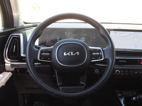 Used 2024 Kia Sorento S AWD/4WD image 23