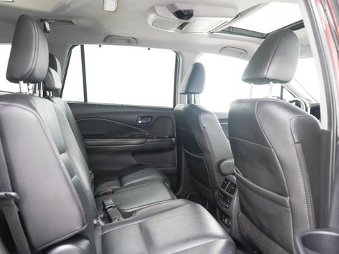 Used 2020 Honda Pilot Touring image 14