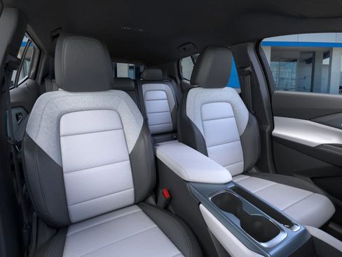 New 2026 Chevrolet Equinox EV LT image 16