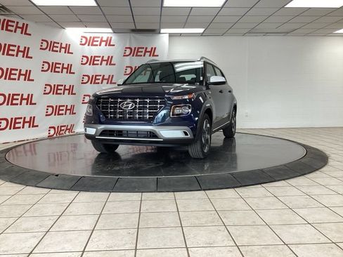New 2026 Hyundai Venue SEL FWD image 3