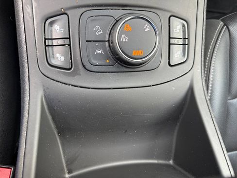 Used 2024 GMC Terrain SLT AWD/4WD image 31