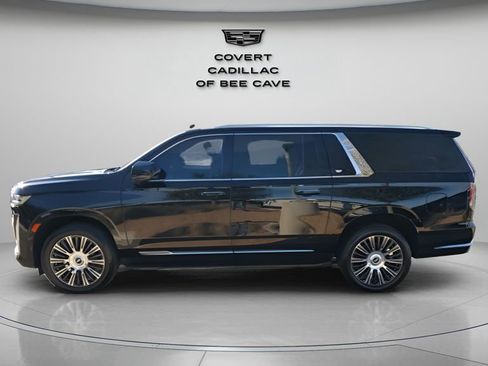 Used 2022 Cadillac Escalade ESV Premium Luxury image 5