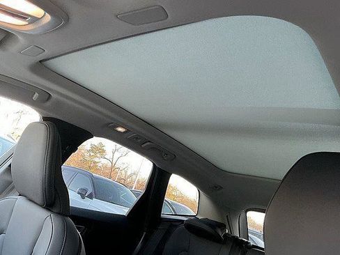 New 2026 Volvo XC60 B5 Plus w/ Climate Package AWD/4WD image 16