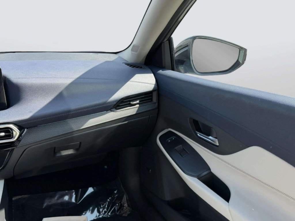 Used 2026 Nissan Sentra SL w/ Floor Mat Package FWD image 19