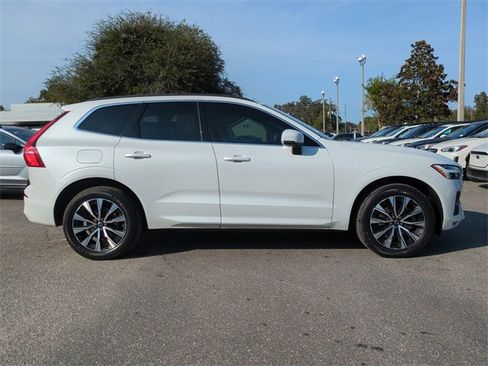 Used 2023 Volvo XC60 B5 Core image 3