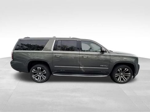 Used 2017 GMC Yukon XL Denali w/ Open Road Package AWD/4WD image 8