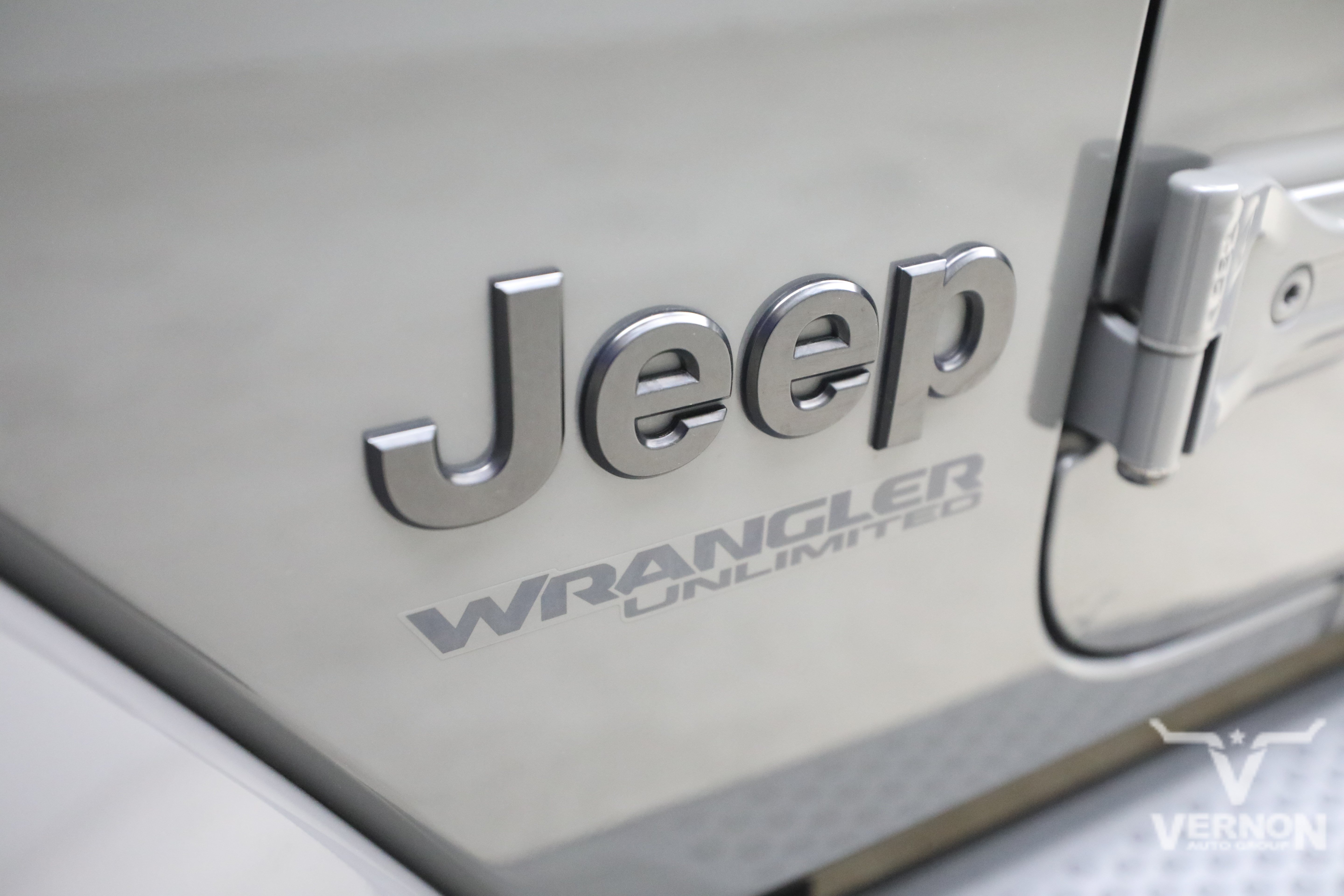 Used 2020 Jeep Wrangler Unlimited Sahara AWD/4WD image 36