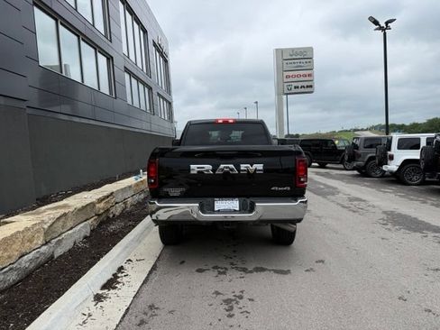 Used 2026 RAM 2500 Big Horn AWD/4WD image 4