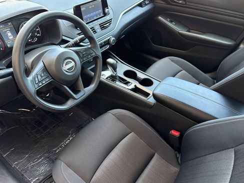 Used 2024 Nissan Altima 2.5 S FWD image 5