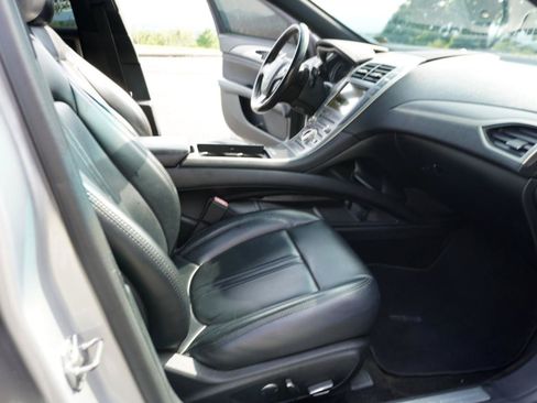 Used 2017 Lincoln MKZ Premiere FWD image 18