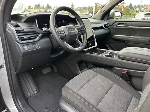 Used 2025 GMC Acadia Elevation image 9