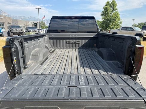 Used 2025 GMC Sierra 2500 AT4X AWD/4WD image 13