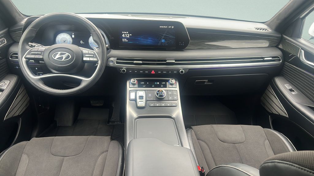 Used 2025 Hyundai Palisade Calligraphy AWD/4WD image 3