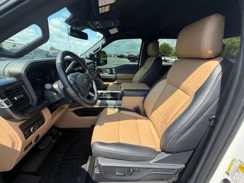Used 2025 Ford F250 Lariat w/ Black Appearance Package AWD/4WD image 2