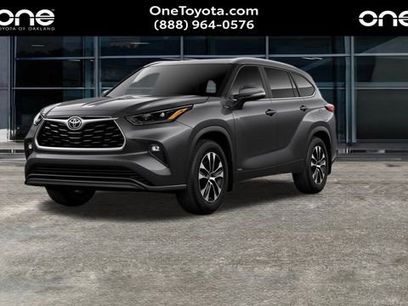 New 2025 Toyota Highlander XLE