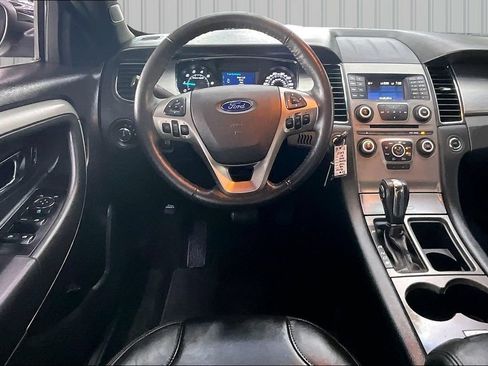 Used 2018 Ford Taurus SEL FWD image 8