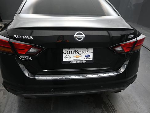 Used 2021 Nissan Altima 2.5 SR image 12