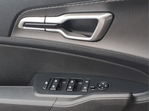 Used 2023 Kia Sportage LX FWD image 17