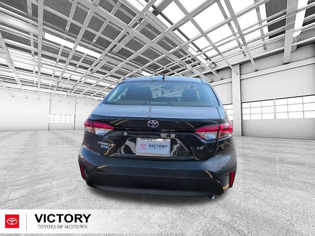 Used 2027 Toyota Corolla LE FWD image 4