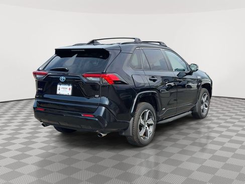 Used 2021 Toyota RAV4 SE w/ Weather & Moonroof Package AWD/4WD image 7
