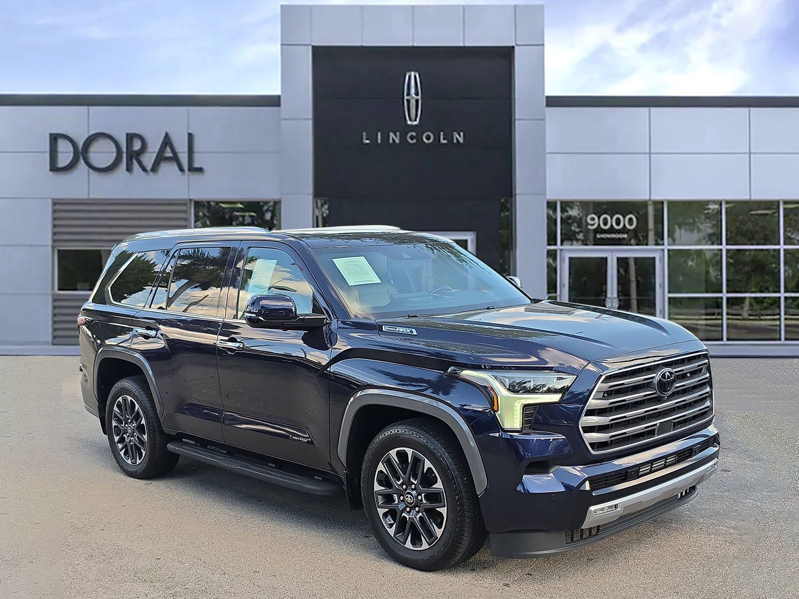 Used 2025 Toyota Sequoia Limited AWD/4WD image 1