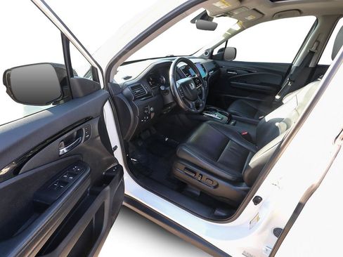 Used 2019 Honda Pilot Touring image 12