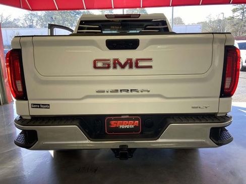 Used 2025 GMC Sierra 1500 SLT image 4