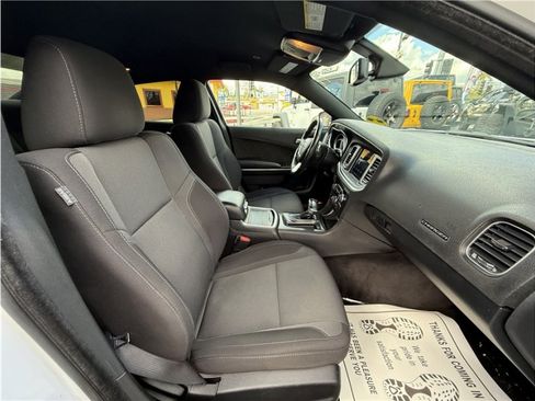 Used 2018 Dodge Charger R/T image 31
