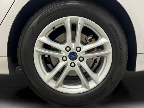 Used 2018 Ford Fusion SE w/ Fusion SE Technology Package FWD image 26