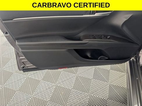 Used 2023 Toyota Camry SE FWD image 10