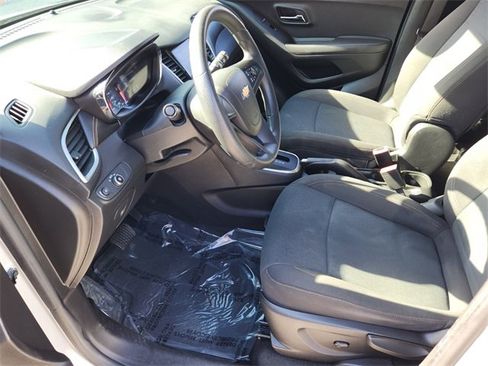 Used 2020 Chevrolet Trax LS image 5