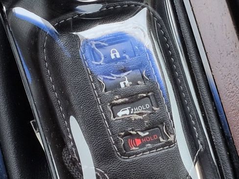 Used 2017 Lexus LX 570 4WD w/ Luxury Package image 33