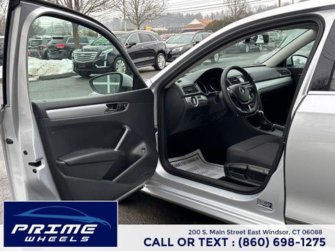 Used 2016 Volkswagen Passat 1.8T S image 9