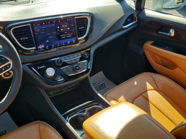 Used 2022 Chrysler Pacifica Pinnacle AWD/4WD image 31
