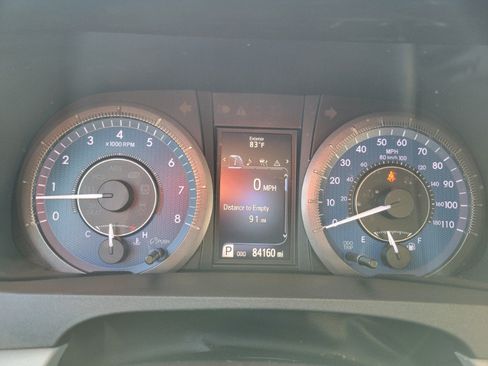 Used 2018 Toyota Sienna LE w/ Carpet Mat Package FWD image 38