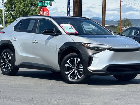 Used 2024 Toyota bZ4X XLE w/ Weather Package image 2