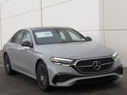 New 2026 Mercedes-Benz E 350 4MATIC Sedan image 2