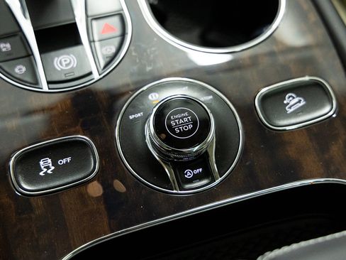 New 2026 Bentley Bentayga AWD/4WD image 38