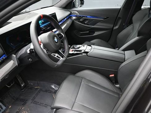 Used 2026 BMW M5 Touring image 17