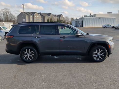 Used 2024 Jeep Grand Cherokee L Limited w/ Luxury Tech Group II image 9